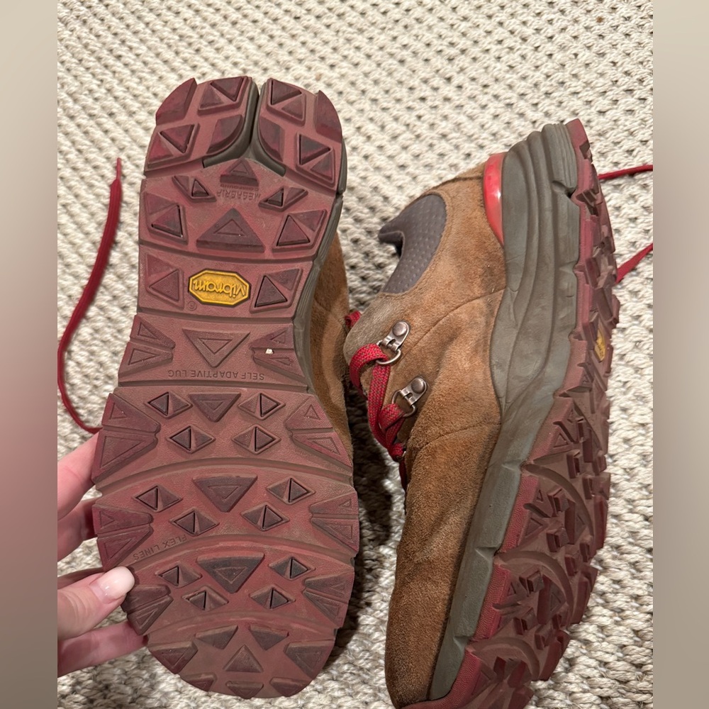 Danner Mountain 600 Low 3” Hiking Boots – Women’s 9.5 • Brown/Red • Vibram Soles - Picture 3 of 5